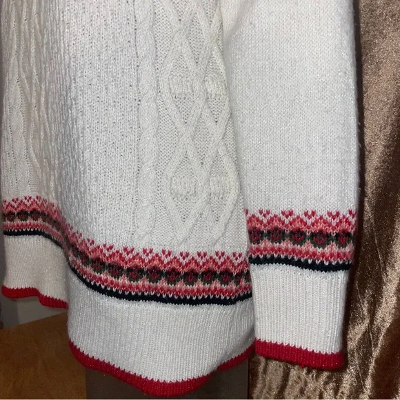 Rose Winter Cable-knit Sweater - Picture 7 of 10